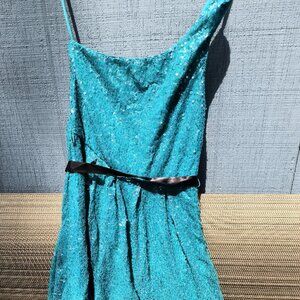 One shoulder sleeveless sequins dress